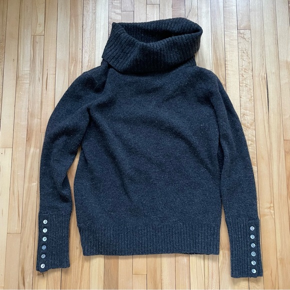 TWEEDS 100% Merino Wool Charcoal Gray with seashell buttons - Picture 1 of 9